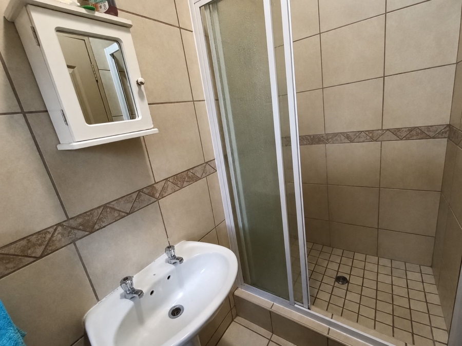 1 Bedroom Property for Sale in Vredenhof Sh Free State